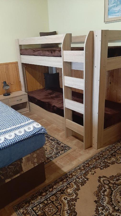 Guest House Vila Frýdštejn Esterno foto