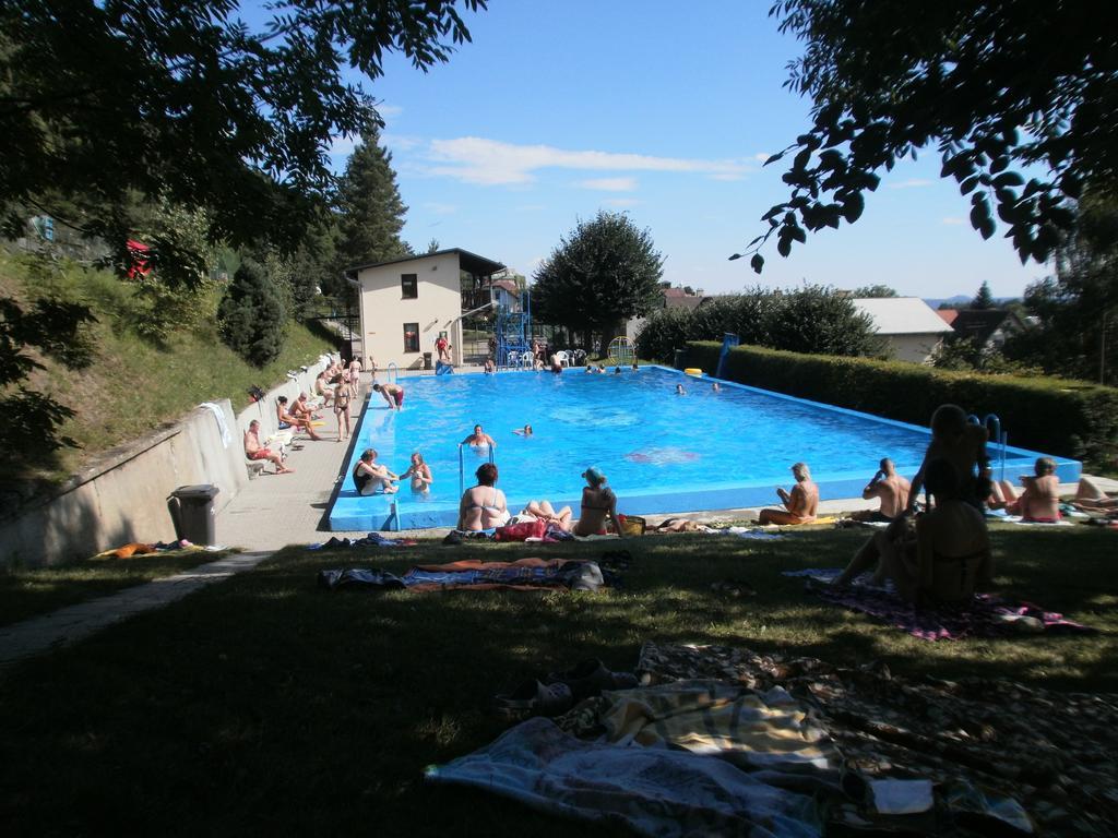 Guest House Vila Frýdštejn Esterno foto